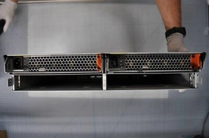 IBM Storwize V3700 Small Form Factor SFF Midplane Enclosure 00Y2422 - Picture 1 of 3