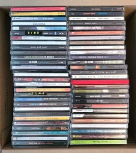 CD Box #1: 56x Various CD's ~ Rock / Alternative / Pop / Christian / Punk - Foto 1 di 5