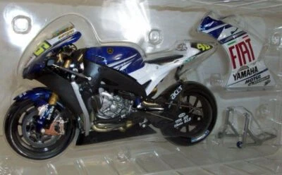 Minichamps 1/12 Scale 122 073046 Yamaha YZR-M1 Fiat Yamaha Moto GP 2007 Rossi - Bild 1 von 3