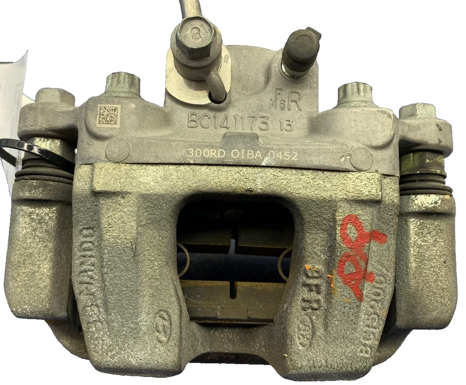 Pinza de freno trasera derecha Genesis G80 2018-2020 OEM 3,8 L tracción trasera 58311B1A30 Foto 1 de 4