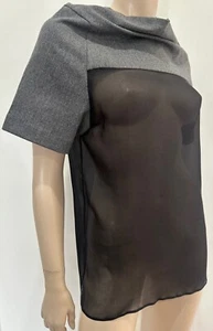 Top blusa manica corta MAISON MARGIELA grigio antracite e nero trasparente con pannelli 42 - Foto 1 di 5