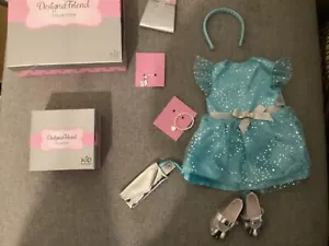 "Conjunto de atuendo y accesorios de fiesta Design A Friend para muñeca Designafriend de 18"" en caja". - Imagen 1 de 10