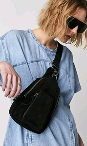 Free People schwarze Wildleder Hudson Sling Bag! TOP - Bild 1 von 4