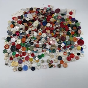 Vintage Buttons 1# 13 oz Lot Bright Multi Color Novelty Crafts Sewing - Picture 1 of 10
