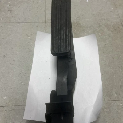 03-11 Pedal acelerador de gas Mercedes W209 CLK500 CLS500 E550 2113000404 OEM Foto 1 de 4