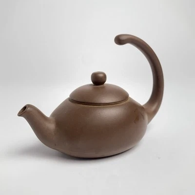 Tetera china de gres marrón Yixing marca impresa vintage Foto 1 de 4