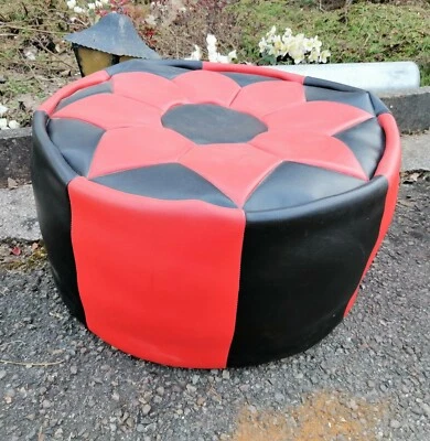 Sitzkissen - Kunstleder? Sitzkissen Fußkissen Pouf Hocker Vintage rot/ schwarz - Bild 1 von 4