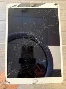 Apple iPad Air 3rd Gen 64GB Silver 4G Faulty - Picture 1 of 8