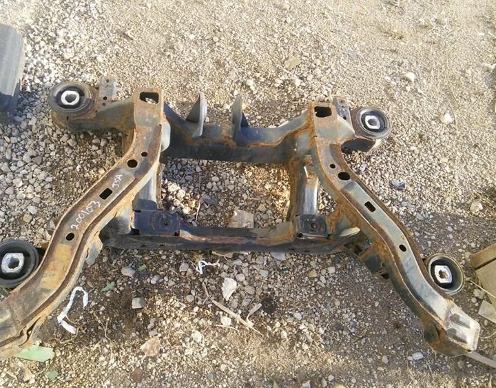 Cadillac CTS 2008-2014 suspensión trasera travesaño Foto 1 de 2