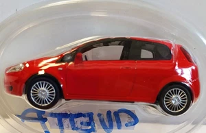 HACHETTE - NOREV 1:43 AUTO DIE CAST FIAT GRANDE PUNTO ROSSO ART RM FIAT - Picture 1 of 1