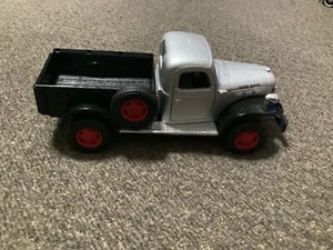 1946 DODGE POWER WAGON 1:32 SCALE DIECAST - SILVER/BLACK - Picture 1 of 5