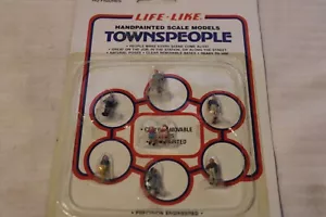 HO Scale Life-Like, Package of 8 Townspeople Figures, #1129 BNOS - Picture 1 of 3