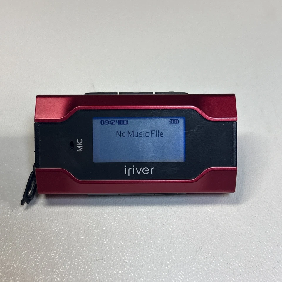 iriver Digital Audio MP3 Player T30MX 1GB Crimson Red - Image 1 of 4