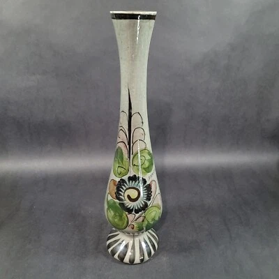 Jarrón floral Tonala de cerámica de arte popular mexicano 14” de alto gris pintado a mano Foto 1 de 4