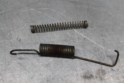 Bonitos resortes de freno traseros Yamaha IT250 IT 250 1979 Foto 1 de 3