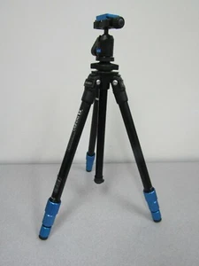 Benro TSL08AN00 Slim Aluminum-Alloy Tripod - Max Ld 8.8 lb / 4 kg - Picture 1 of 12