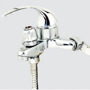 Rubinetto vasca da bagno a parete finitura cromata con soffione doccia portatile set B-2 - Foto 1 di 2