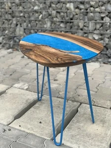 Oval coffee table in walnut and blue epoxy resin 62cm × 43cm - Picture 1 of 7