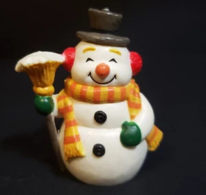 Estatuilla de Navidad adorno pueblo muñeco de nieve sonriente feliz - Imagen 1 de 8