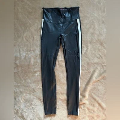 Leggings SPANX negros de imitación de cuero con rayas para mujer talla mediana Foto 1 de 4