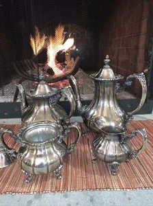 Antik 5-teiliges verziertes georgianisches 1820er Sheffield Silberteller Kaffeeset - Bild 1 von 7