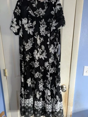 Woman Within Boho Artsy Dress Plus Size 22/24 Black Floral Crinkled Maxi A-line - Image 1 of 4