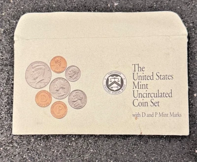 US Mint 1992 Uncirculated Coin Set Denver & Philadelphia OGP & COA  - Image 1 of 4
