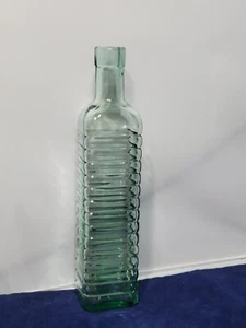 Vintage einzigartige Form 10 1/2" grüne Tönung, quadratische Schnapsflasche, Kanada - Bild 1 von 10