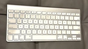 Genuine Apple Magic Keyboard A1314 Wireless Bluetooth Keyboard - - Picture 1 of 5