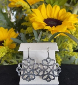 Retired James Avery Tracery Earrings - Picture 1 of 12