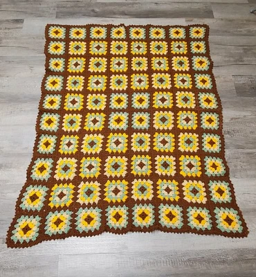 Hermosa manta afgana cuadrada abuela vintage hecha a mano ganchillo 58 x 46 Foto 1 de 4