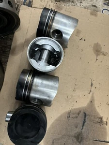 VINTAGE JI CASE  310 DIESEL  CRAWLER  TRACTOR -# 1457   PISTONS & WRIST PINS - Picture 1 of 3