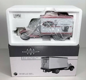 First Gear - International KB-8 Dry Goods Van - Tech International - #19-2570 - Bild 1 von 5