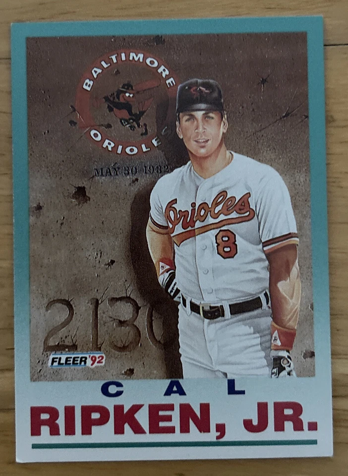 Tarjeta de béisbol Fleer Cal Ripken, Jr. Ironman 1992 #711 Orioles Salón de la fama grado medio Foto 1 de 2