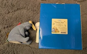 Enesco Classic Pooh - Knitted Effect Eeyore Money Bank. Boxed In Vgc - Foto 1 di 4