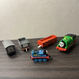 Tren de colección Plarail TOMY Thomas & Friends clásico motorizado Percy 2002 y más - Imagen 1 de 19