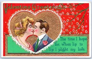 Postkarte Valentinstag Grüße Frau Mann küsst gold vergoldet Gelatine B&S Kneipe HV12 - Bild 1 von 2