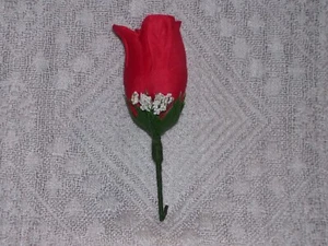 Hochzeit rote Boutonniere Männer Bräutigam Trauzeugen Platzanweiser Quinceanera Ringträger Rose - Bild 1 von 6