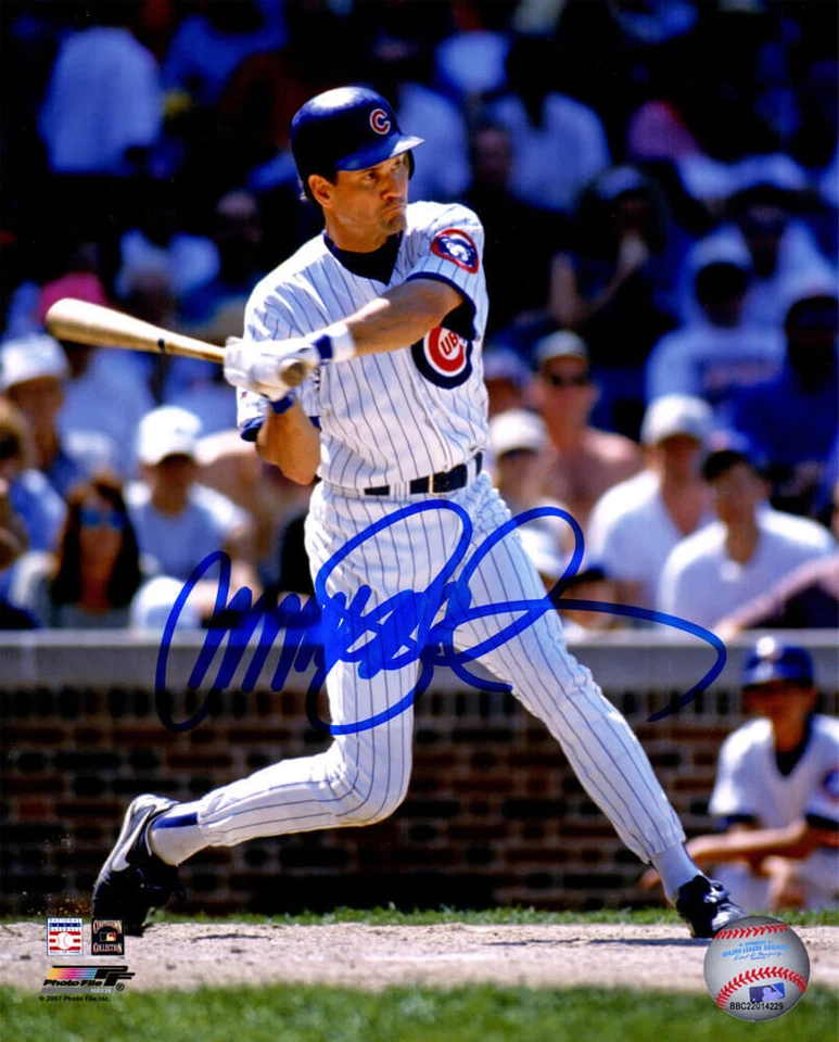 RYNE SANDBERG подписанный Chicago CUBS качели действие 8 x 10 фото - SCHWARTZ - Изображение 1 из 1