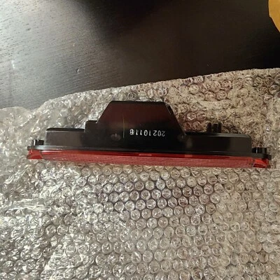 Nuevo conjunto de lámpara de tercera ruptura Dorman sin abrir para Honda Pilot Foto 1 de 4