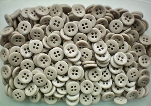 18mm 28L Light Beige Stone Natural 4 Hole  Polished Craft Jacket Buttons (S98) - Picture 1 of 1