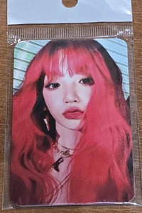 Kpop Photo Cards - Brand New Still Sealed - 6 pcs Yuqi new solo album YUQ1 - Picture 1 of 2