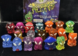 Vintage Gogo's Crazy Bones 19 Lot Aliens Solid Translucent Various Glowing Eyes - Picture 1 of 16