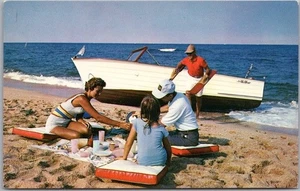 Vintage 1950s CHRIS CRAFT BOATS Advertising Postcard "Newest 18-Foot Sea Skiff" - Picture 1 of 2