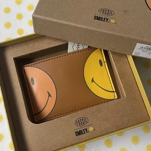 Fossil SMILEY Print Credit Card Case Holder ~ NEW in Box ~ ML4450231 - Picture 1 of 3