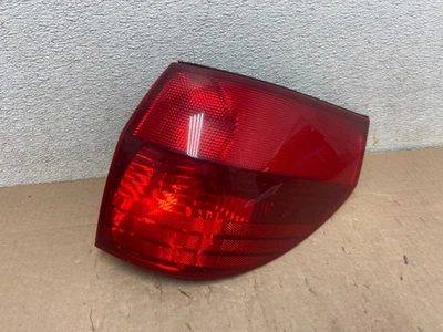 Luz trasera lateral derecha para pasajero Toyota Sienna 2004-2005 OEM R1666 DW Foto 1 de 4