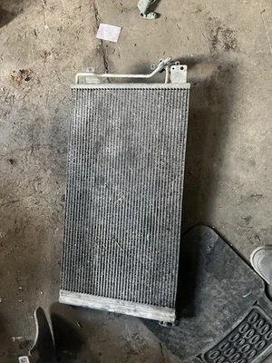VW T5 2009 2.5 Tdi Air Con Radiator - Image 1 of 3