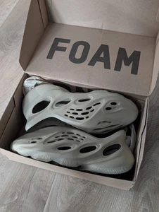 Yeezy Foam Runner Stone Slate UK9 NEU 100 % original verpackt - Bild 1 von 5