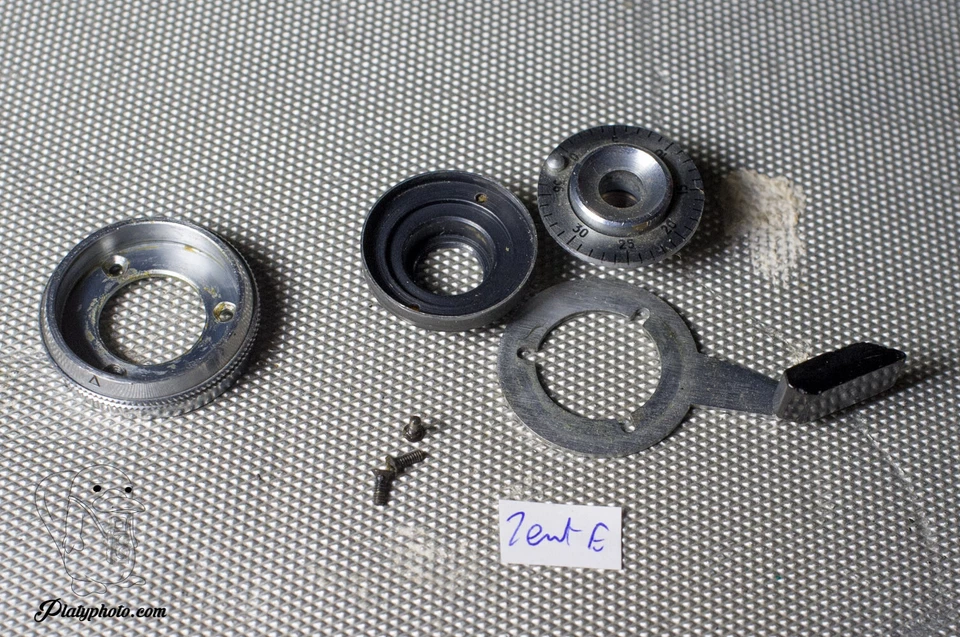 ZENIT E ARMAMENT LEVER / FILM ADVANCEMENT SPARE PART - Image 1 of 1