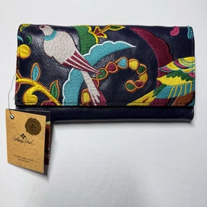 Patricia Nash Cartera Cuero Tamaño Completo Triple Azul RARO Pájaro Bordado NUEVO - Imagen 1 de 13